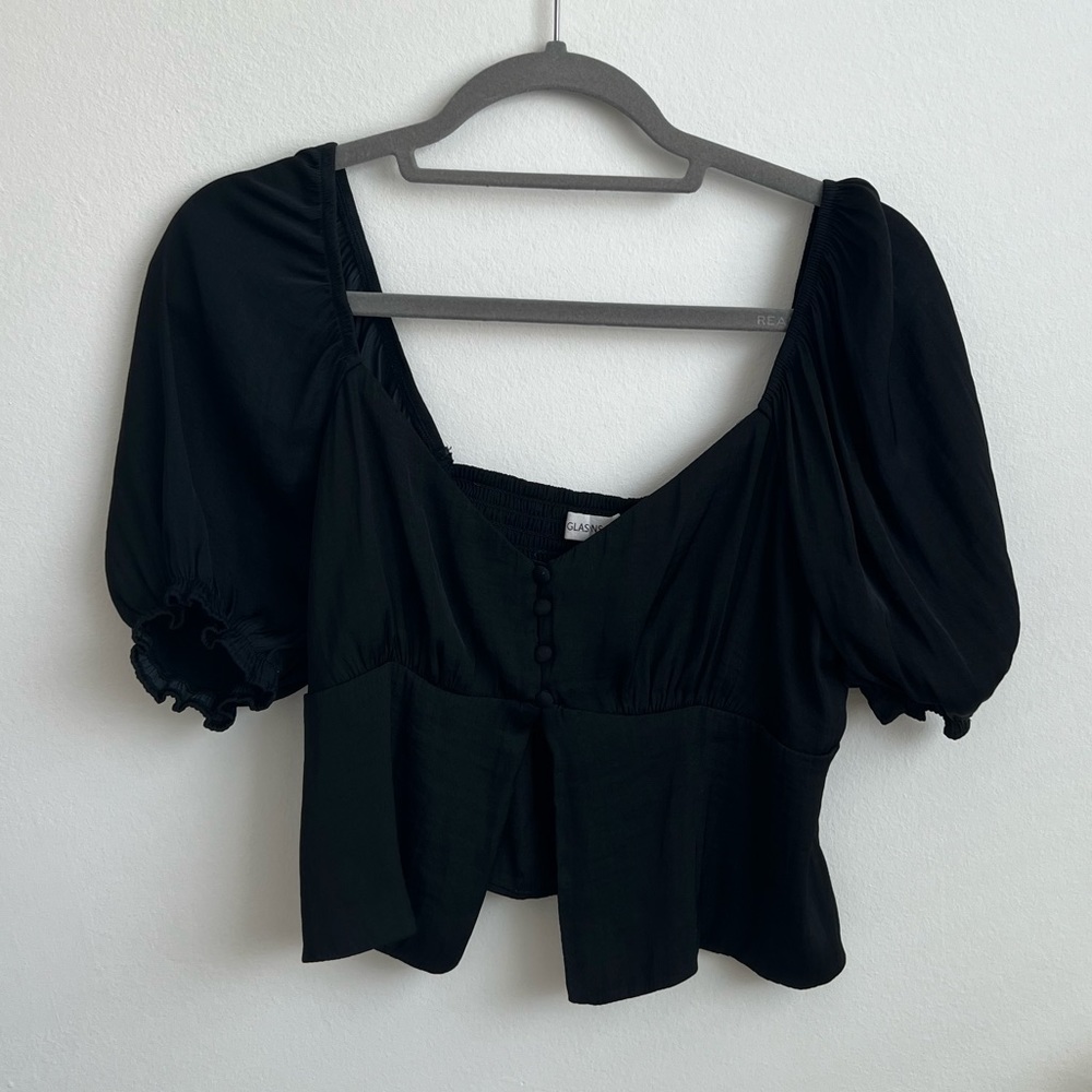 GLASSON black crop top flowy